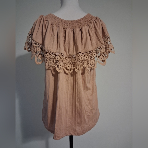Tan Lace Trim Women's Top Size Med - Picture 2 of 11